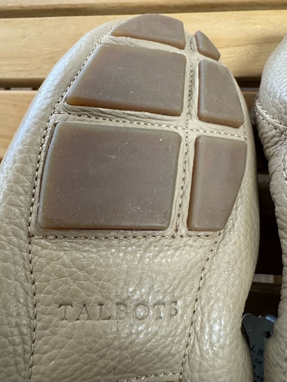 Talbots genuine leather moccasins. Size 8 two pairs. Beige is new with tags - Picture 7 of 10